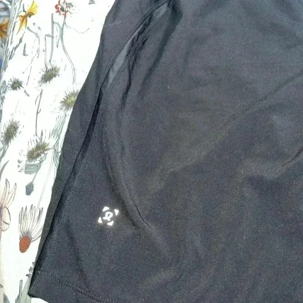 Lululemon pace breaker aloha shorts 9”